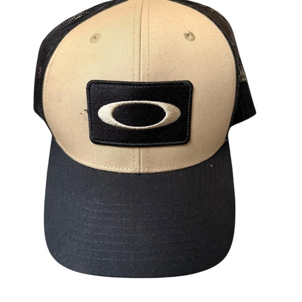 Oakley Mens Trucker Hat Tan Black Mesh Snapback Logo Patch Curved Brim OSFA